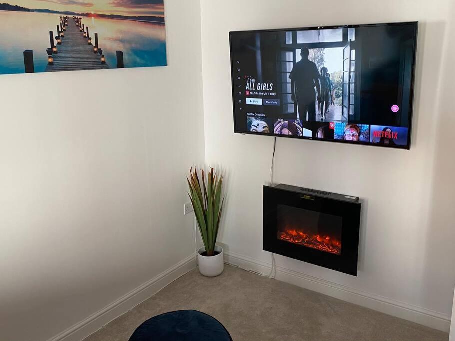 Luxury Modern 1Bed Sea View Apartment Rhôs-on-Sea Kültér fotó