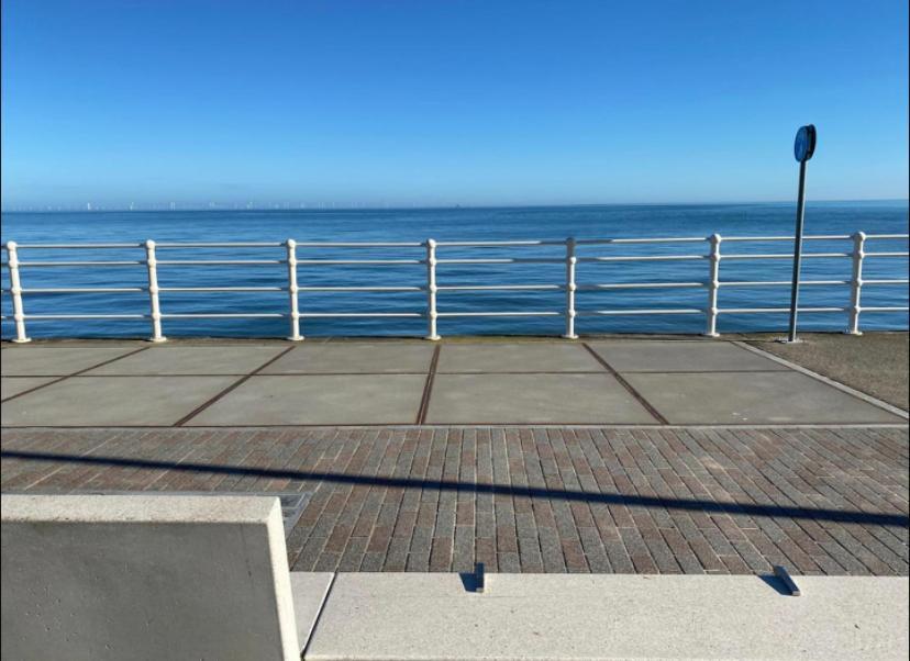 Luxury Modern 1Bed Sea View Apartment Rhôs-on-Sea Kültér fotó