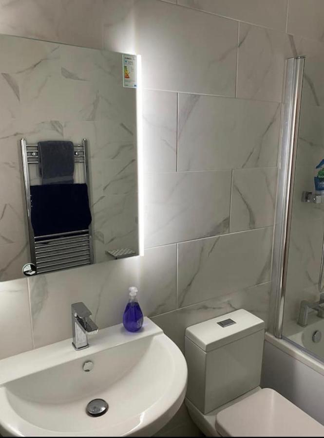 Luxury Modern 1Bed Sea View Apartment Rhôs-on-Sea Kültér fotó